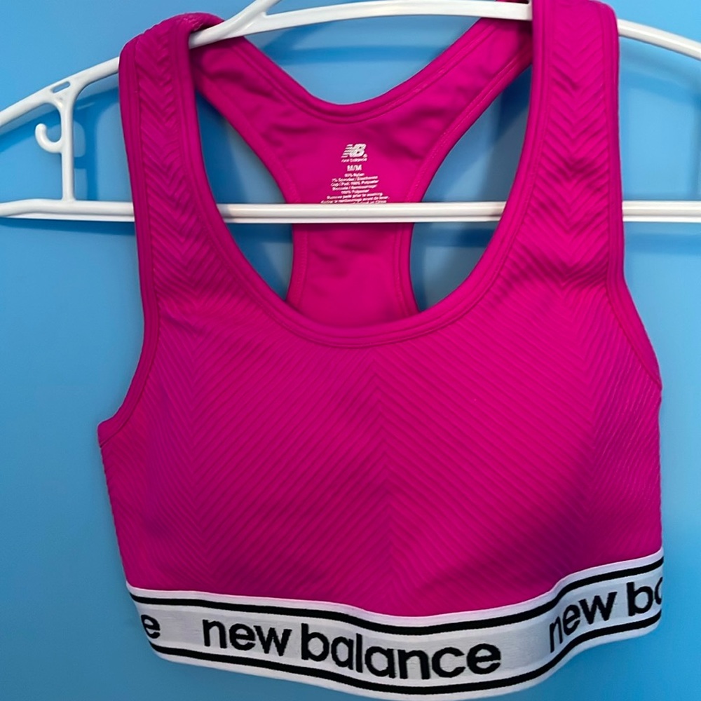 New Balance racer back sports bra size medium, great condition